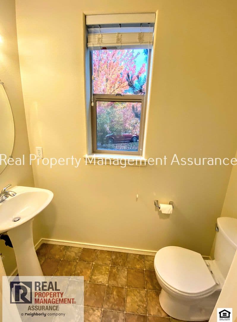 Beaverton Townhome: 17555 SW Rose Petal Lane