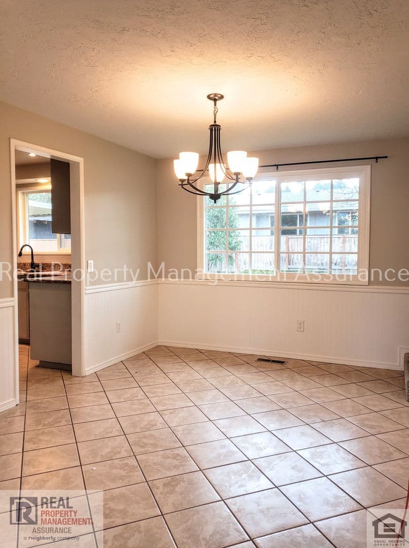 Aloha House: 20490 SW Vienna Drive