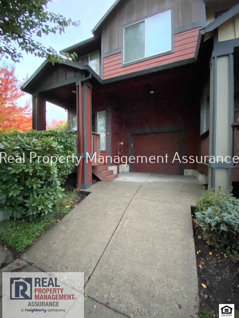 Beaverton Townhome: 17555 SW Rose Petal Lane
