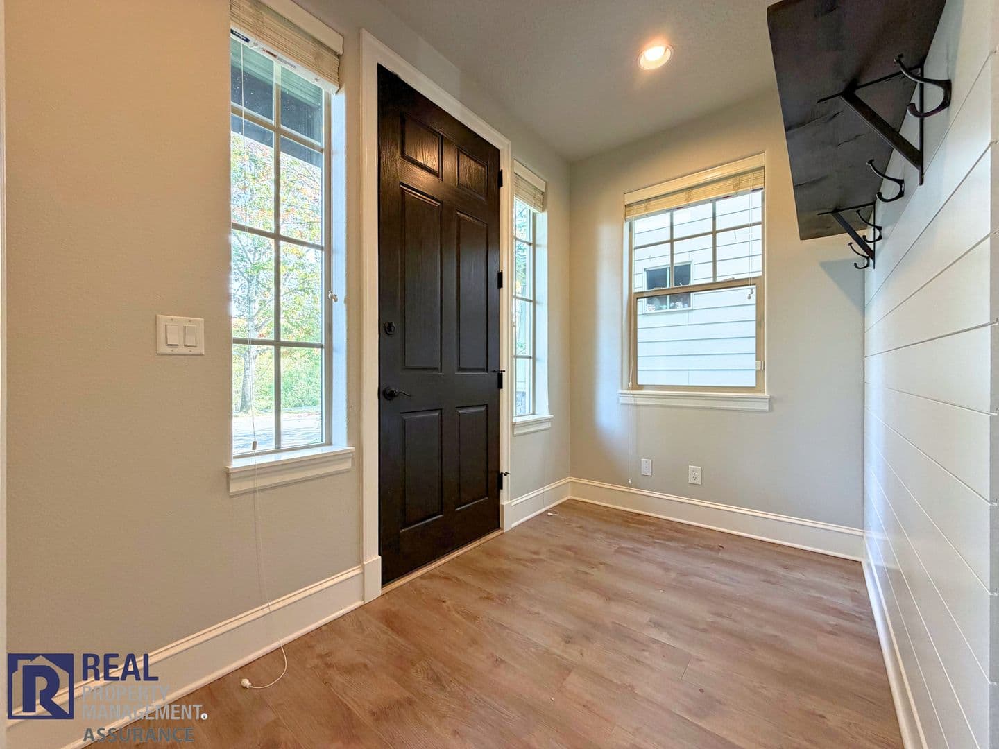 King City House: 17423 SW Montague Way