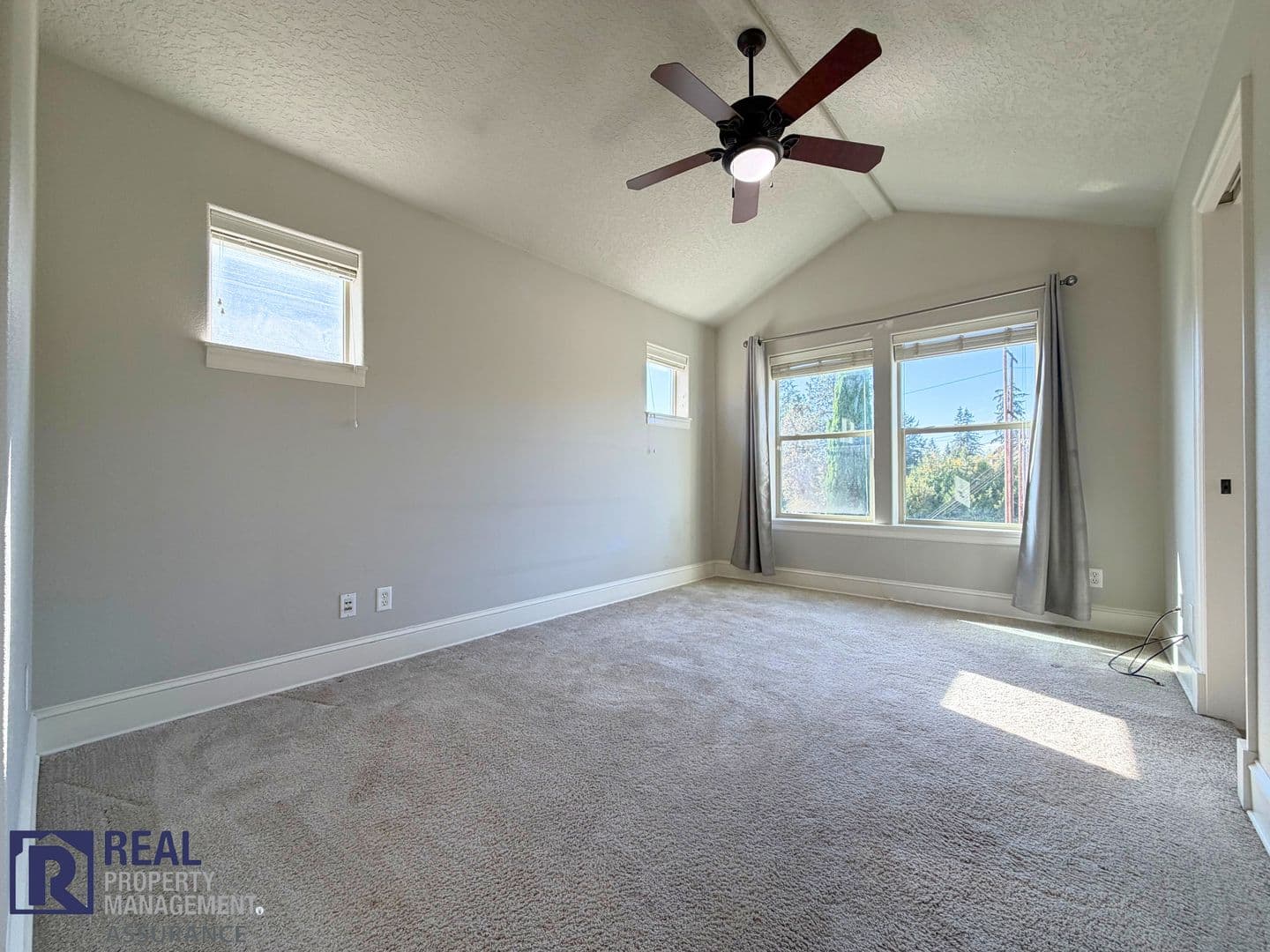 King City House: 17423 SW Montague Way