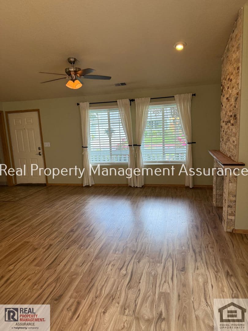 Hillsboro House: 2383 SE 61st Ln