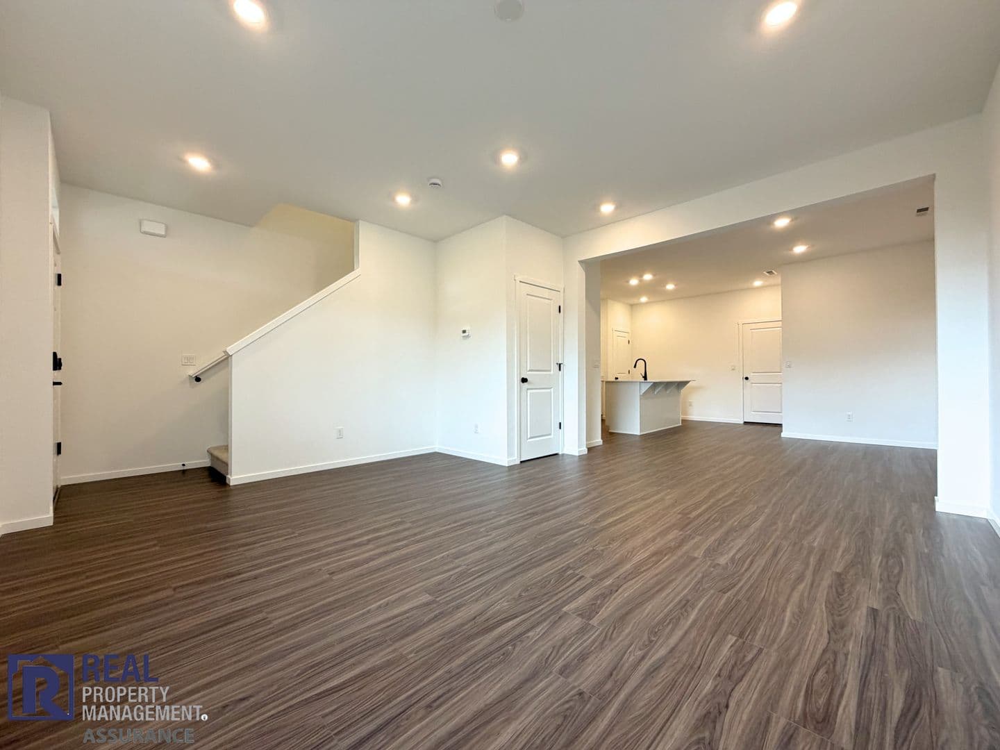 Woodburn Townhome: 521 Upland Ave
