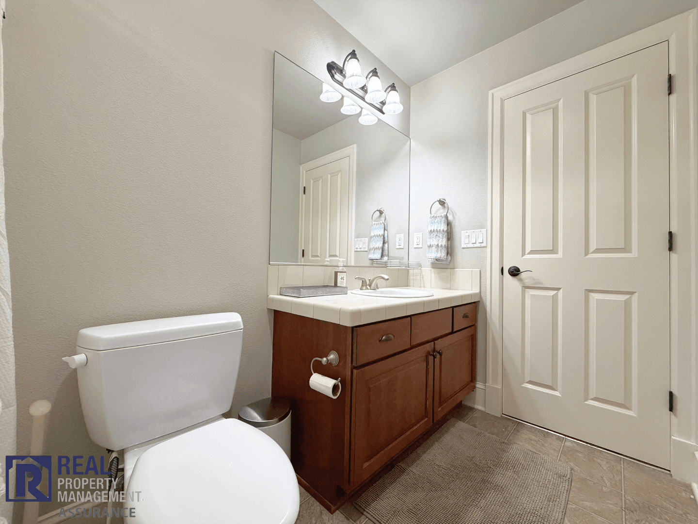 King City House: 17423 SW Montague Way