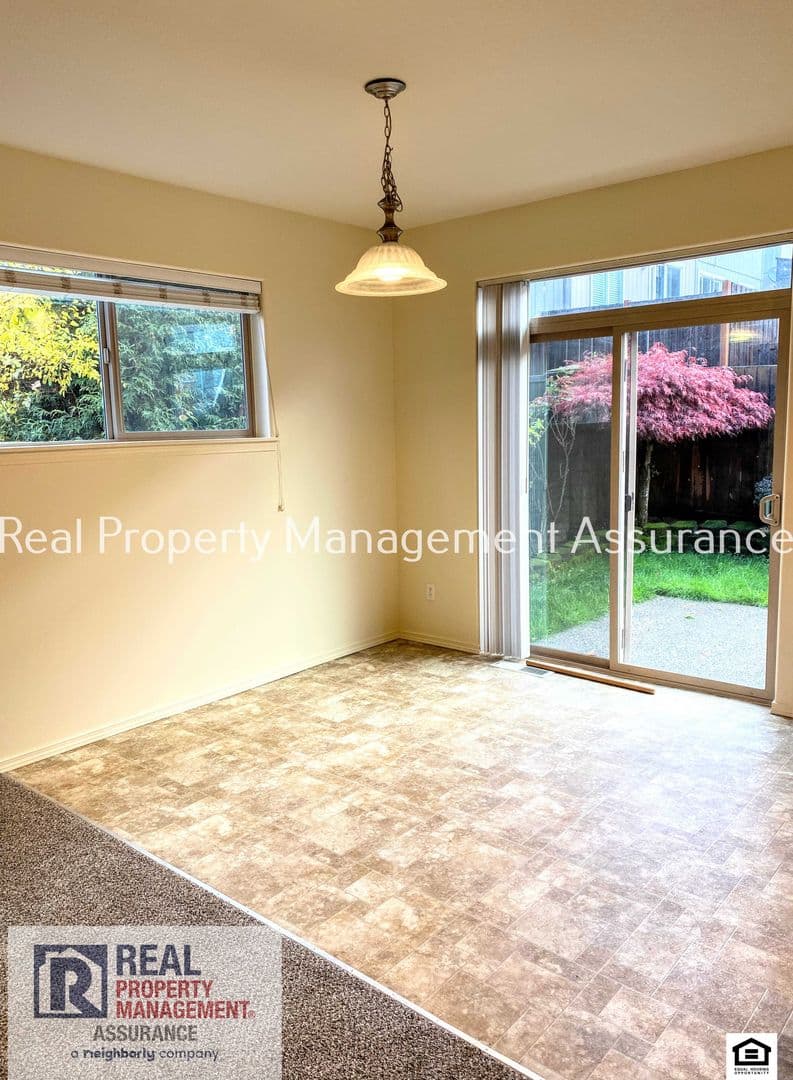 Beaverton Townhome: 17555 SW Rose Petal Lane