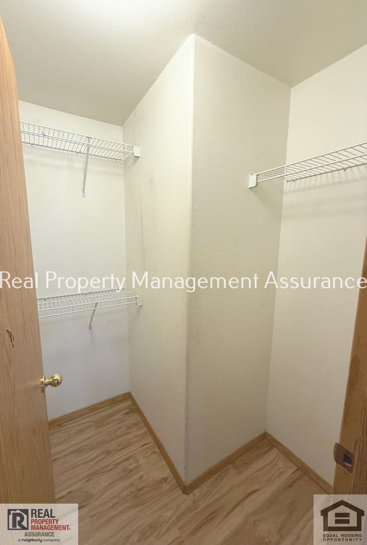 Hillsboro House: 2383 SE 61st Ln