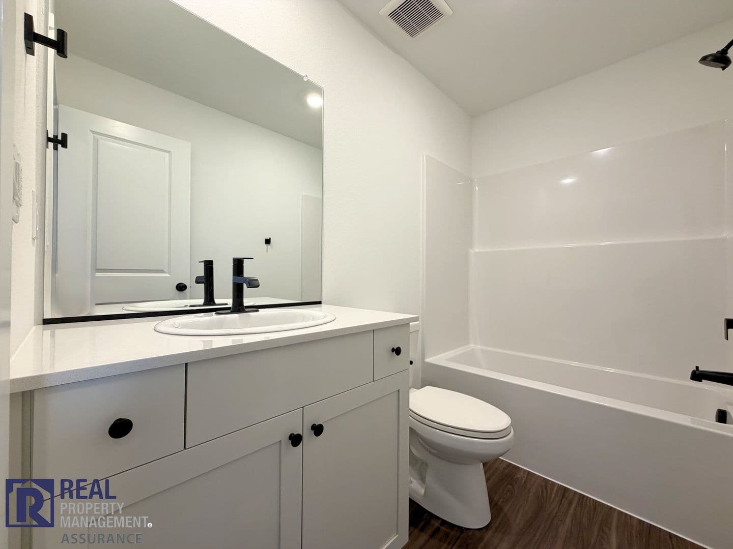 Woodburn Townhome: 521 Upland Ave