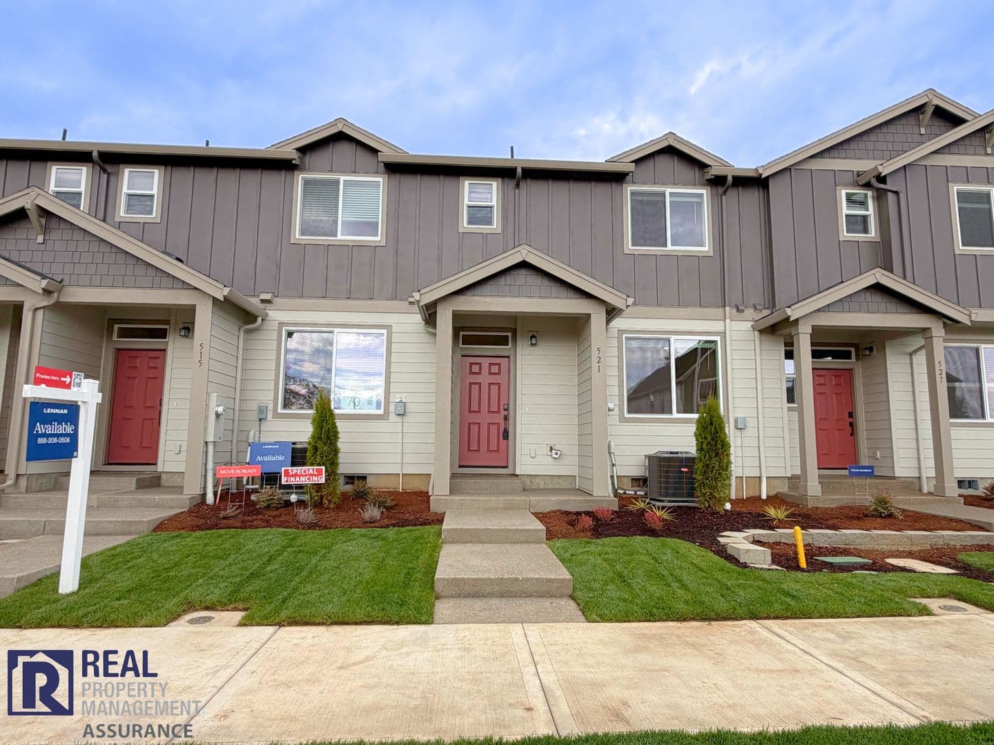 Woodburn Townhome: 521 Upland Ave