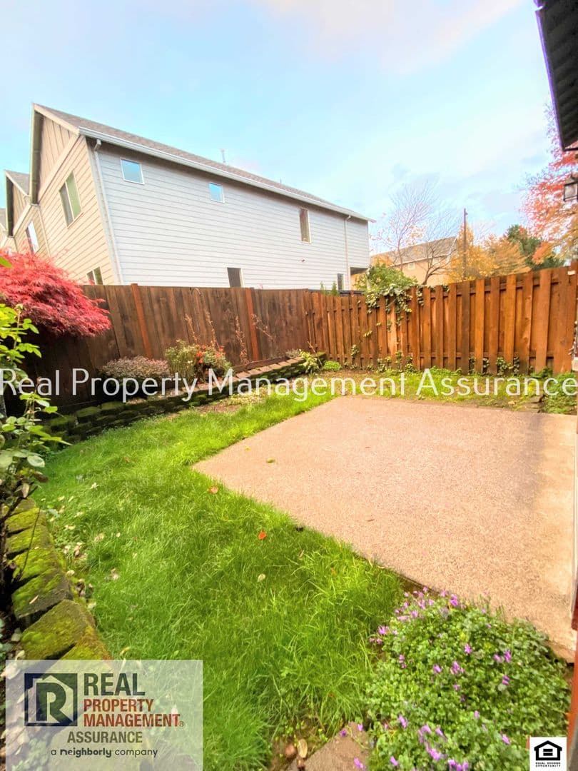 Beaverton Townhome: 17555 SW Rose Petal Lane