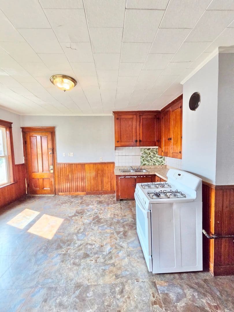 Woonsocket Apartment: 212 Welles Street