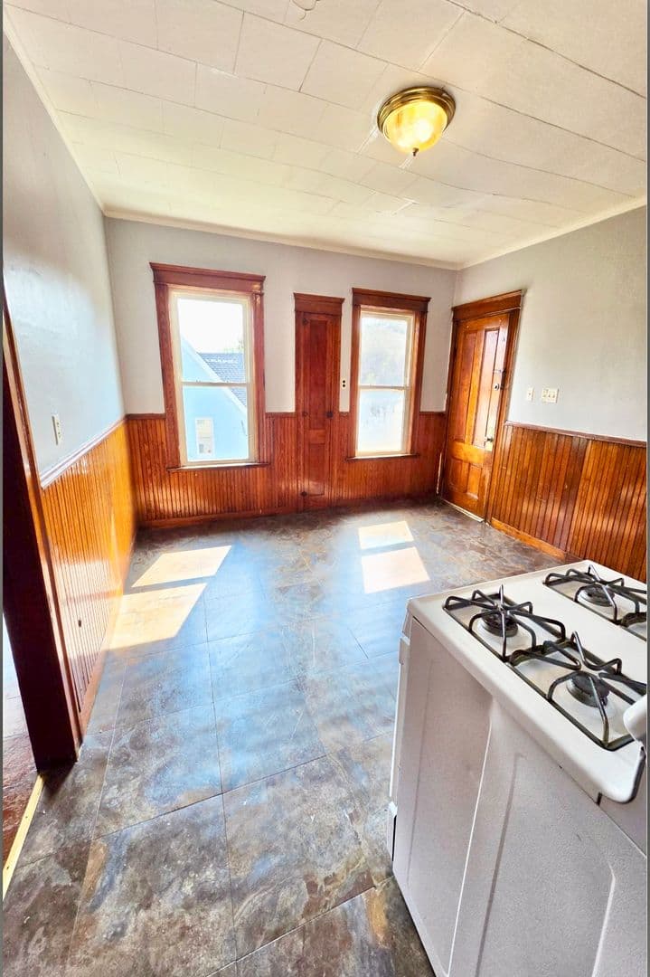 Woonsocket Apartment: 212 Welles Street