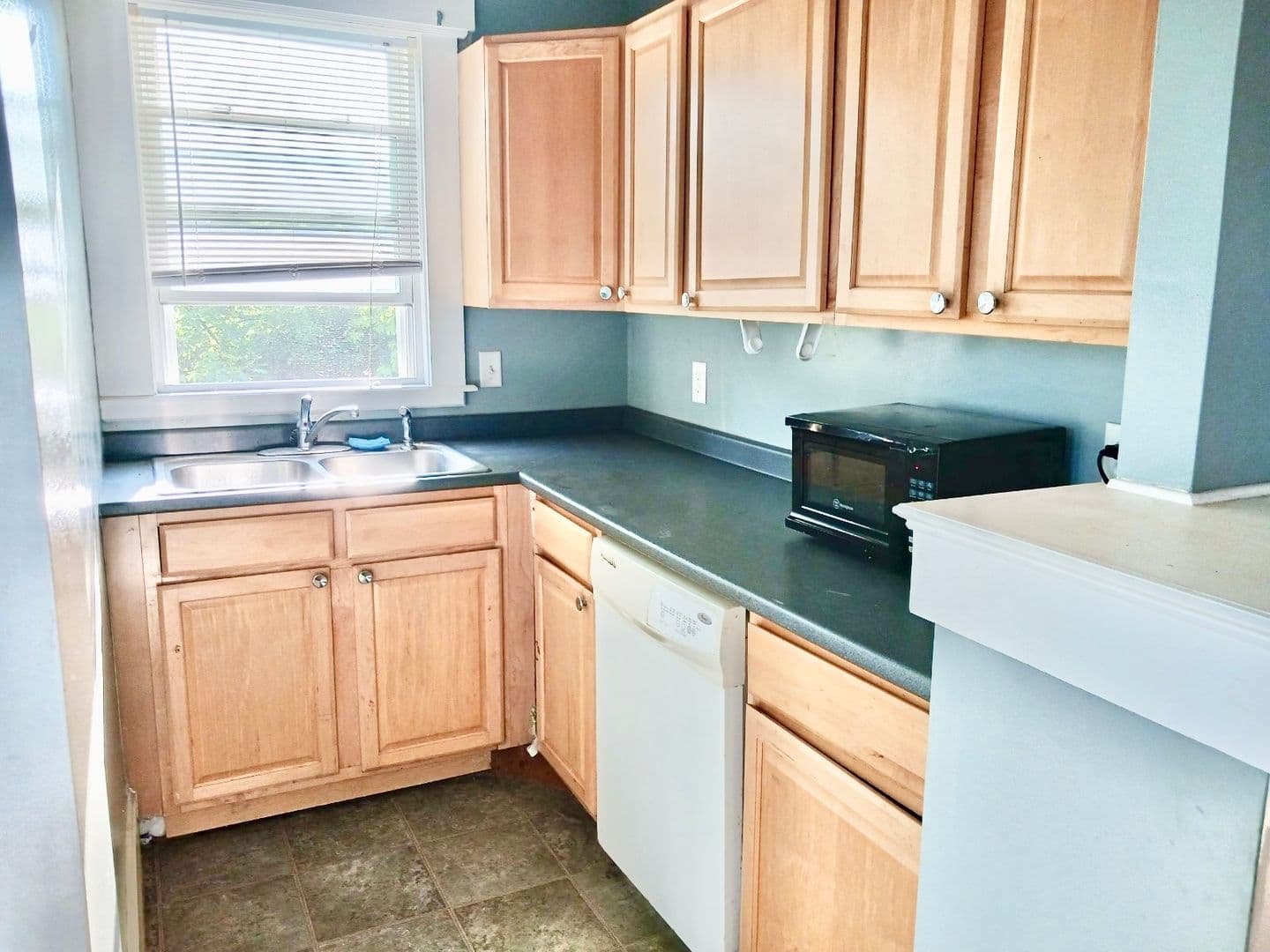 Providence House: 12-14 Enfield Avenue Unit 2