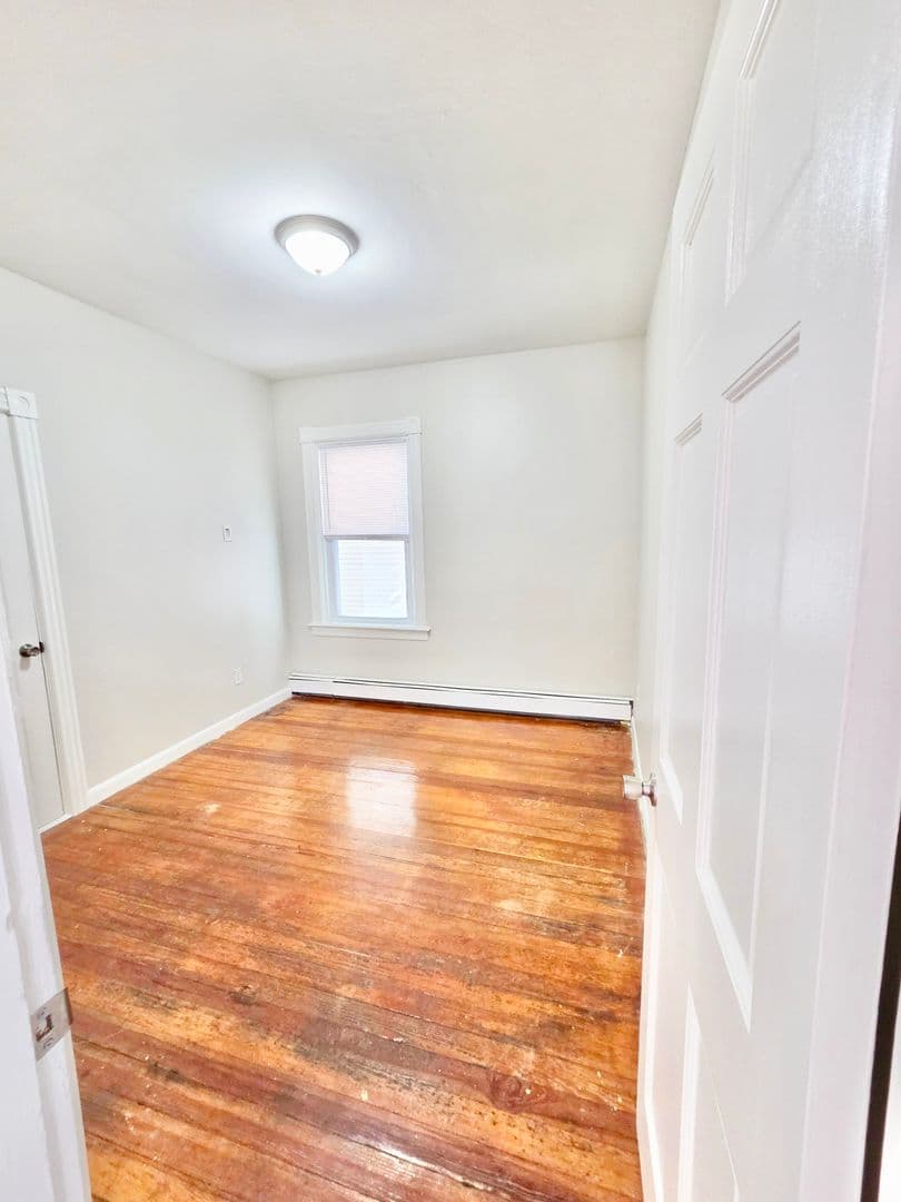 Pawtucket Apartment: 53 Sisson Street