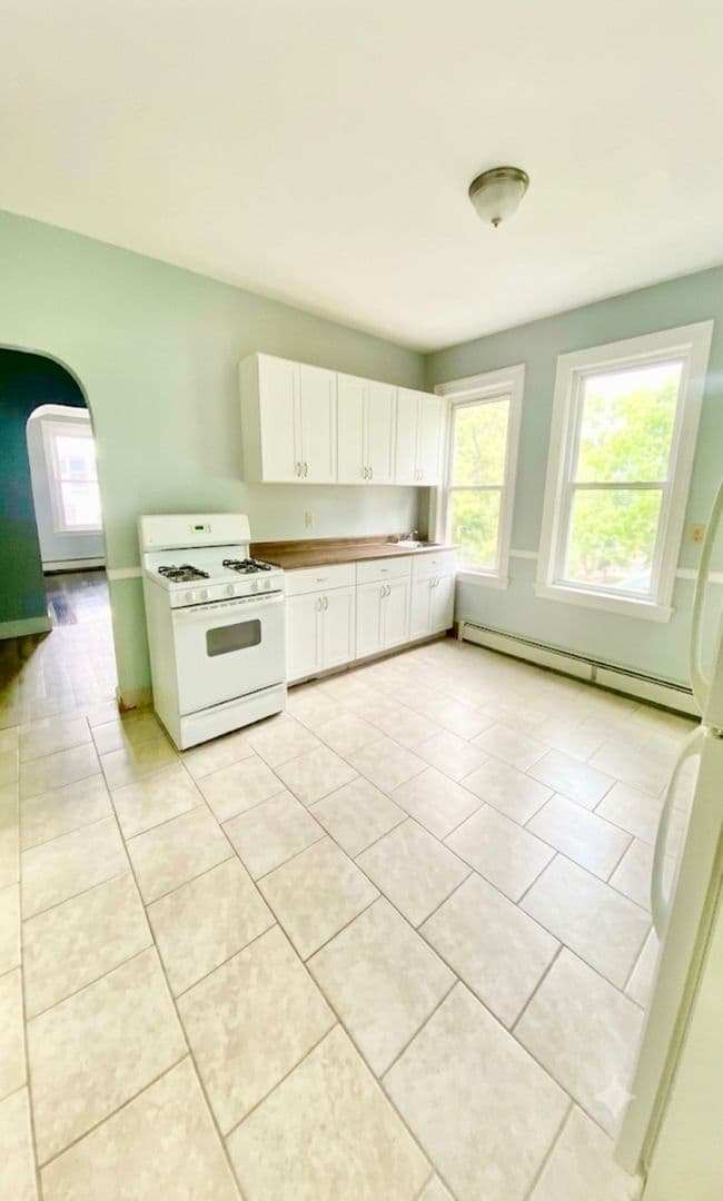 Providence Apartment: 84 Harold Street