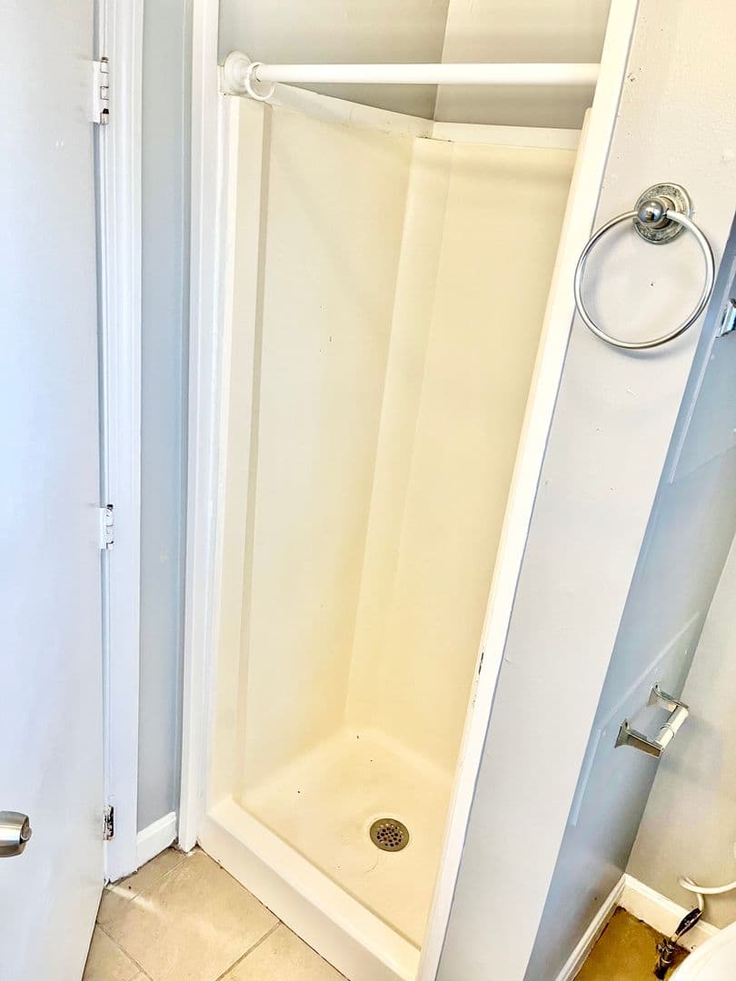 Attleboro Apartment: 19 Mechanic Street