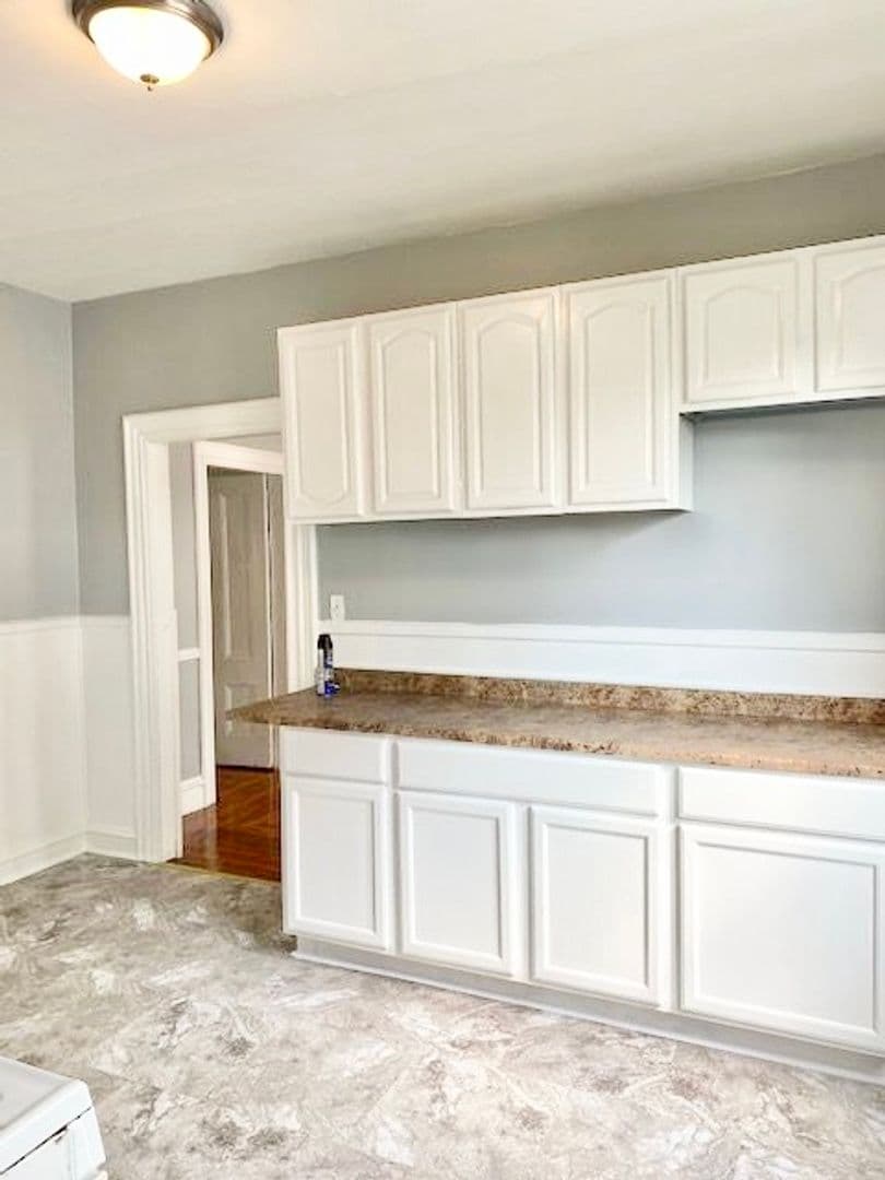 Providence Apartment: 72 Pocasset Avenue