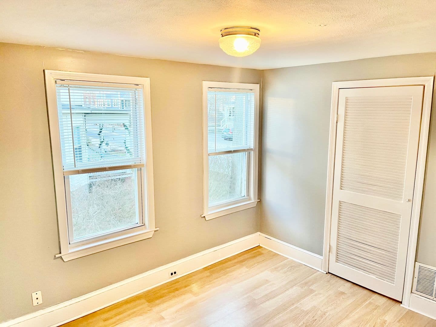 Attleboro Apartment: 19 Mechanic Street