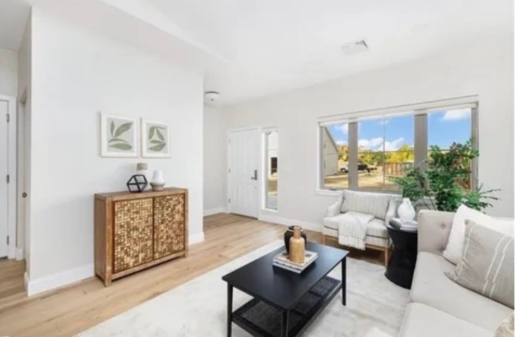 West Warwick Apartment: 32 - 34 West Valley Circle