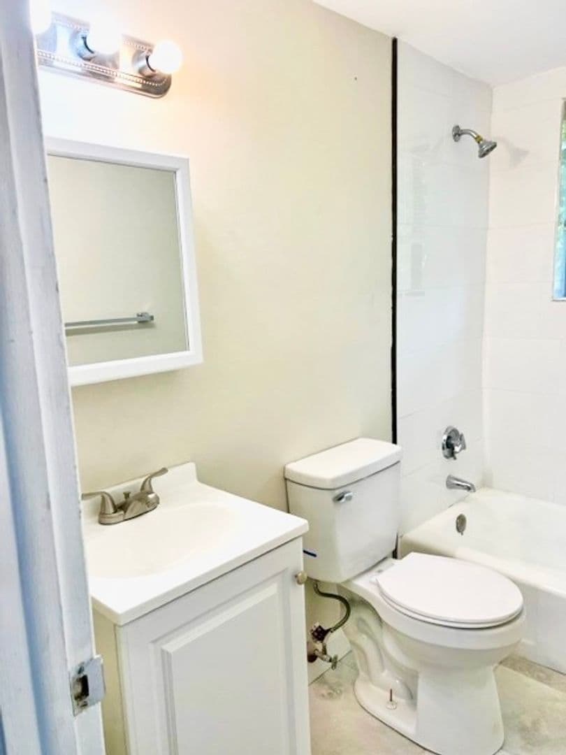 Providence Apartment: 99 Melrose Street