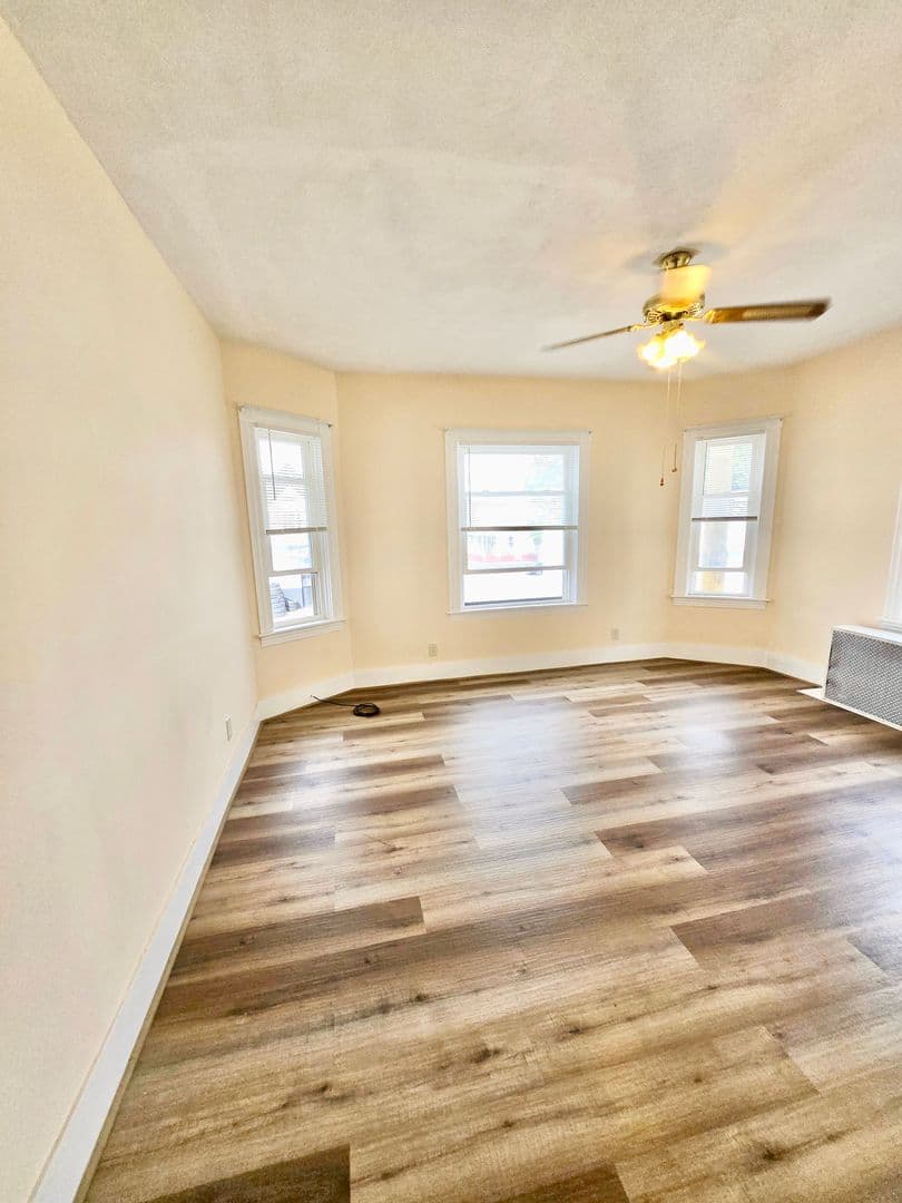 Cranston Apartment: 1336 Cranston Street, 2nd Floor Right