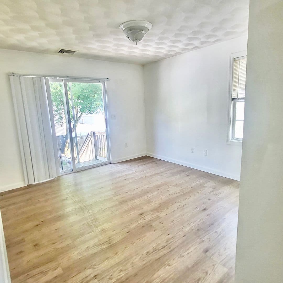 Providence House: 27 Felix Street #2