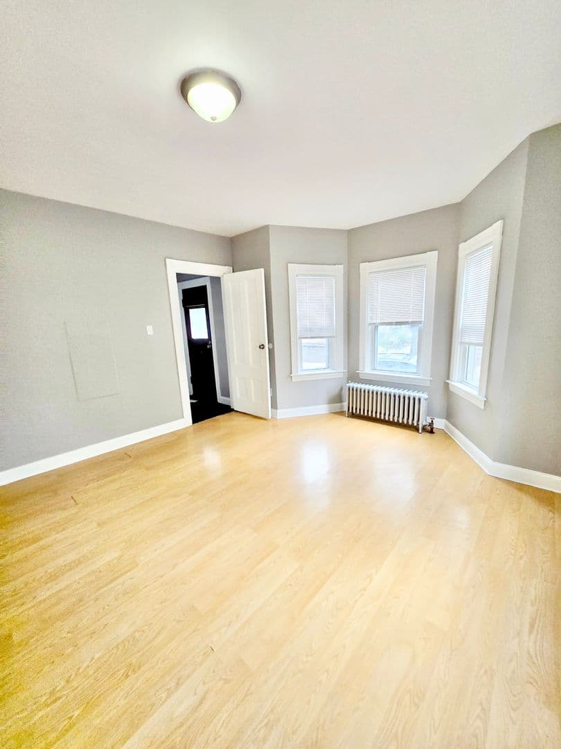Pawtucket Apartment: 90-92 Boutwell Street