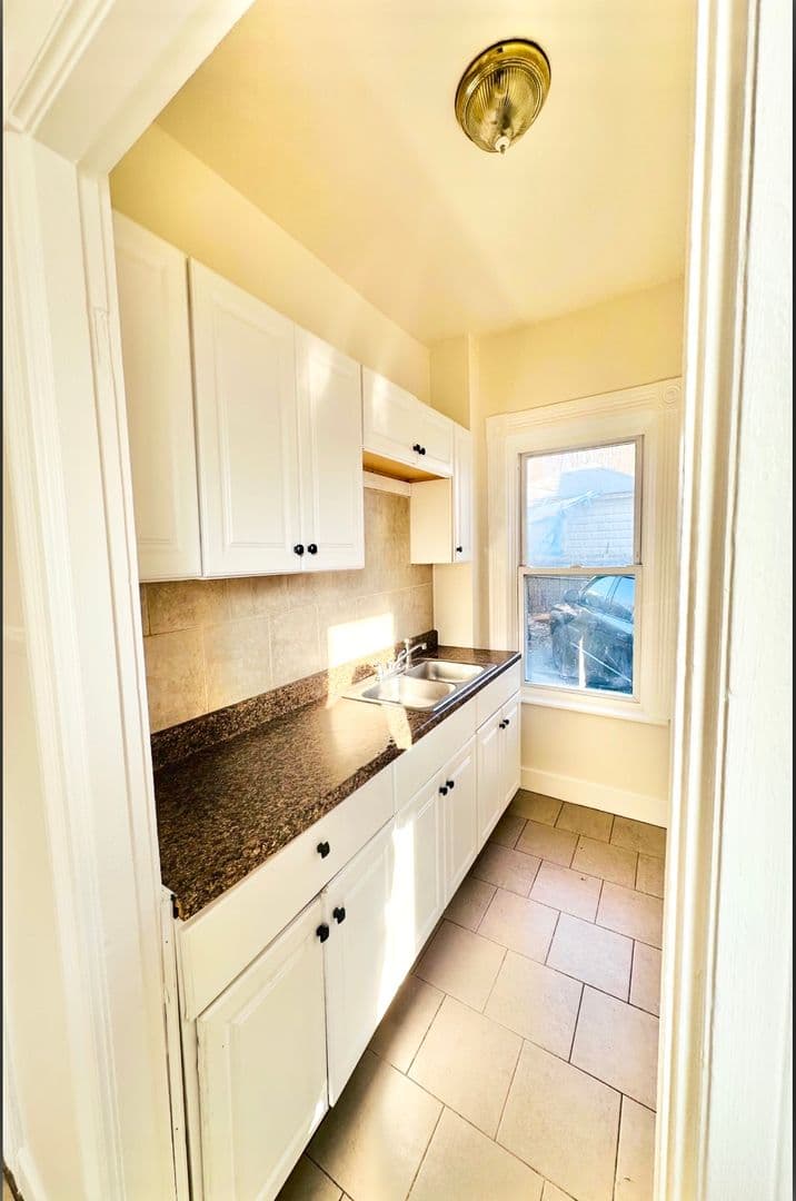 Providence Apartment: 175 Amherst Street