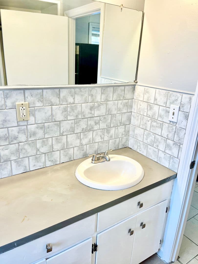 Attleboro Apartment: 19 Mechanic Street