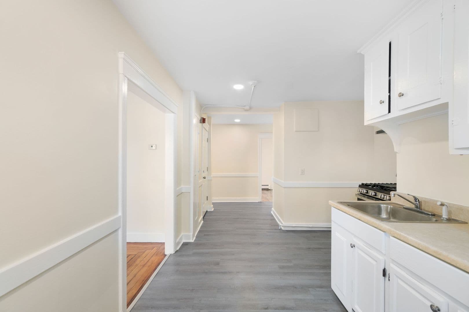Central Falls Apartment: 1011 Dexter Street