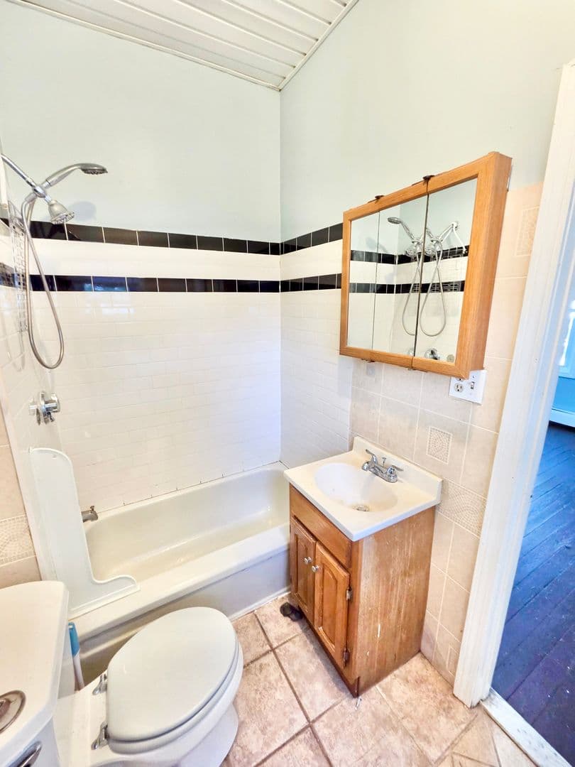 Providence Apartment: 97-99 Alverson Avenue