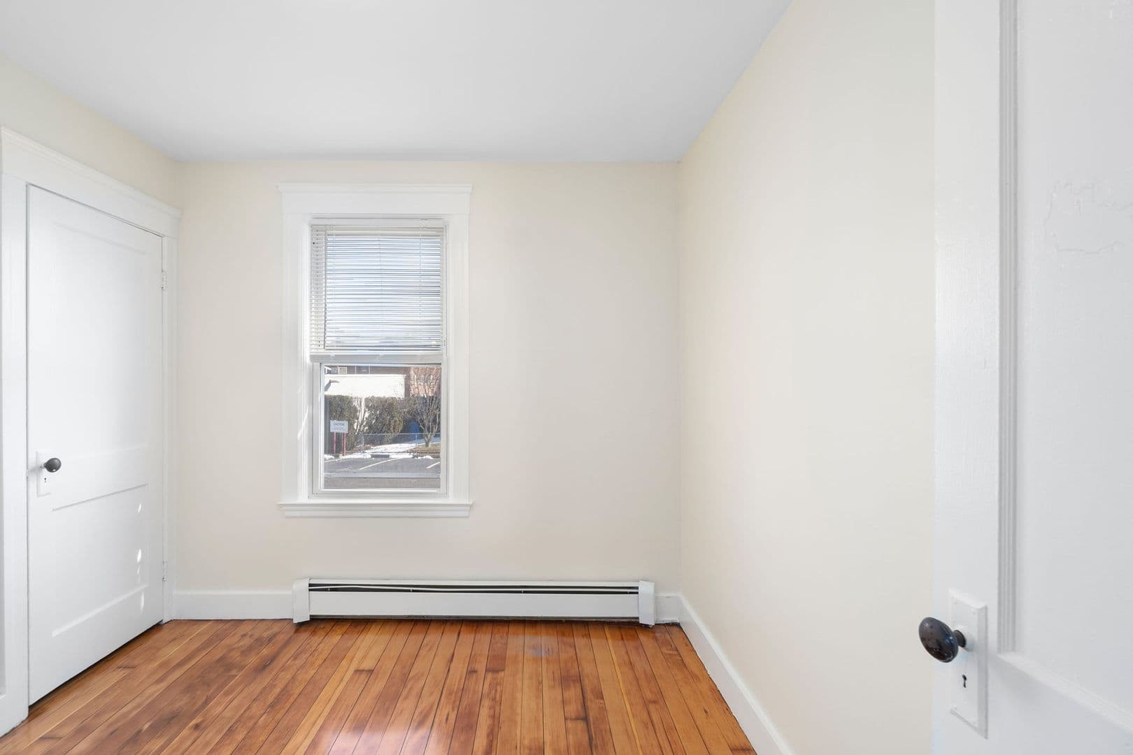 Central Falls Apartment: 1011 Dexter Street