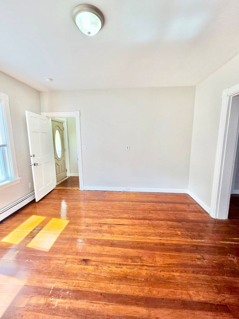 Pawtucket Apartment: 53 Sisson Street