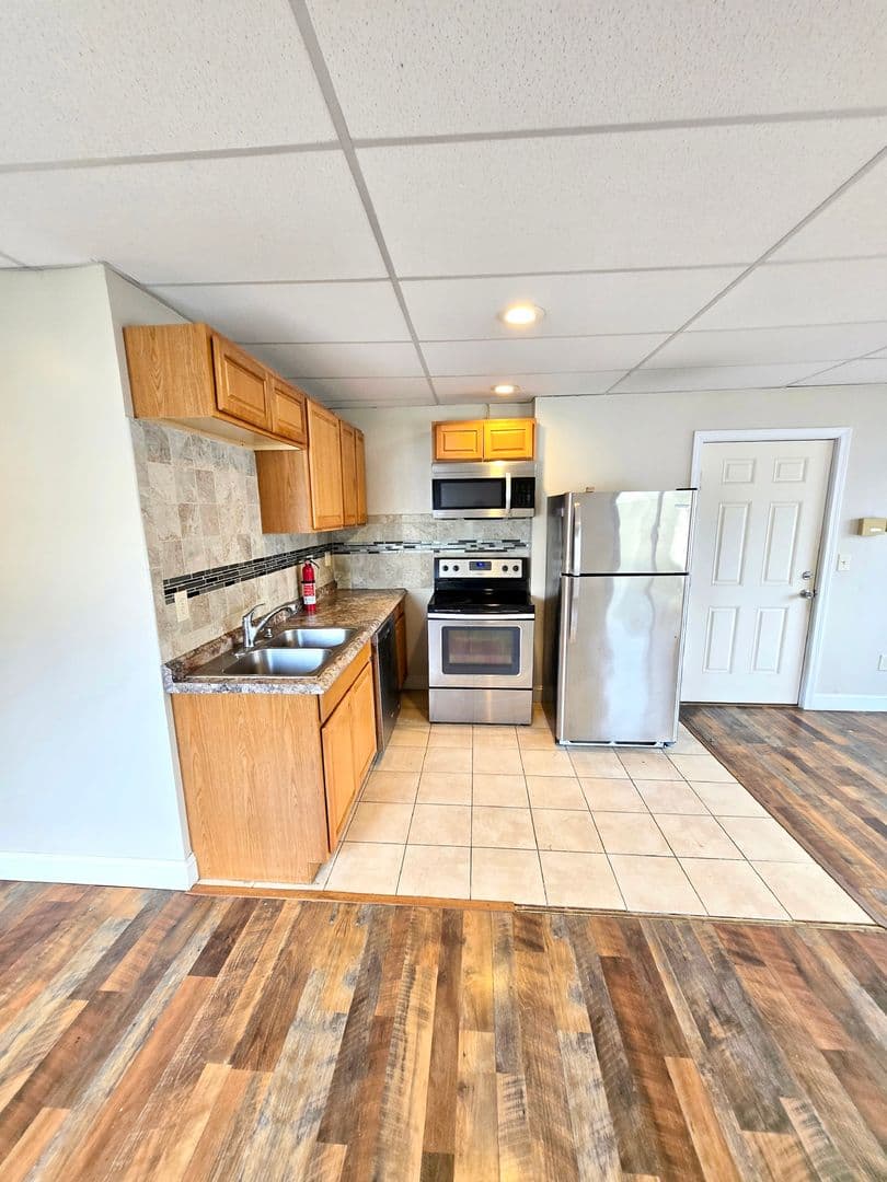 Cranston Apartment: 1340 Cranston Street, 1st Floor Front