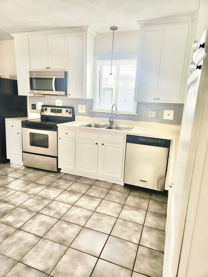 Lincoln Apartment: 44-46 Grove Street