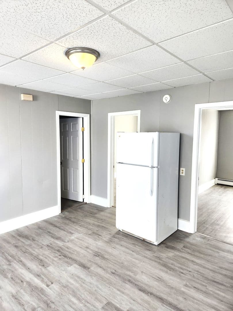 Pawtucket Apartment: 22 Lawn Avenue - Unit #2F