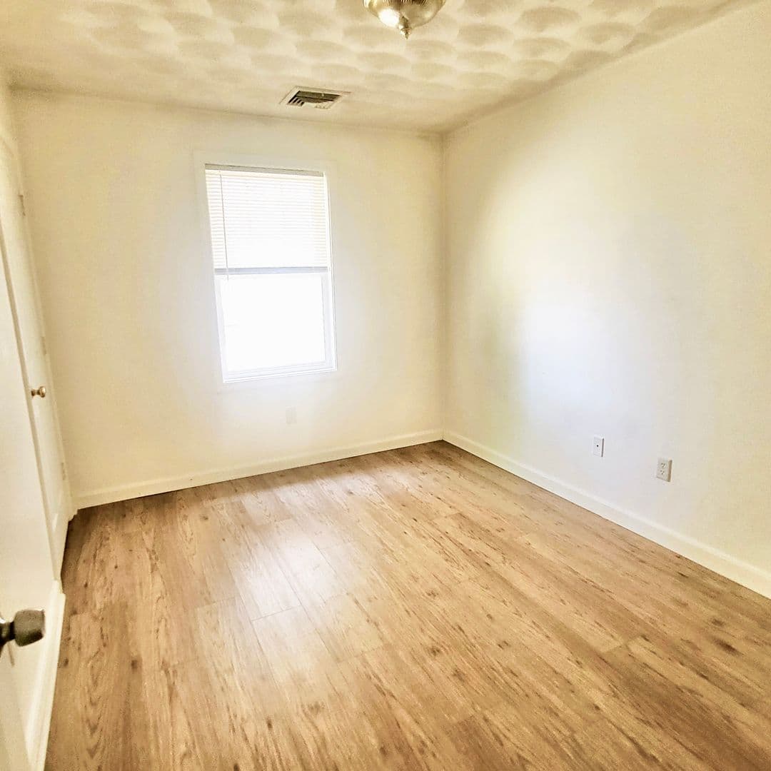 Providence House: 27 Felix Street #2