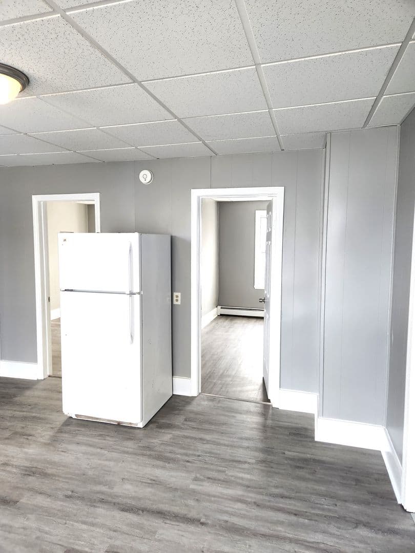 Pawtucket Apartment: 22 Lawn Avenue - Unit #2F