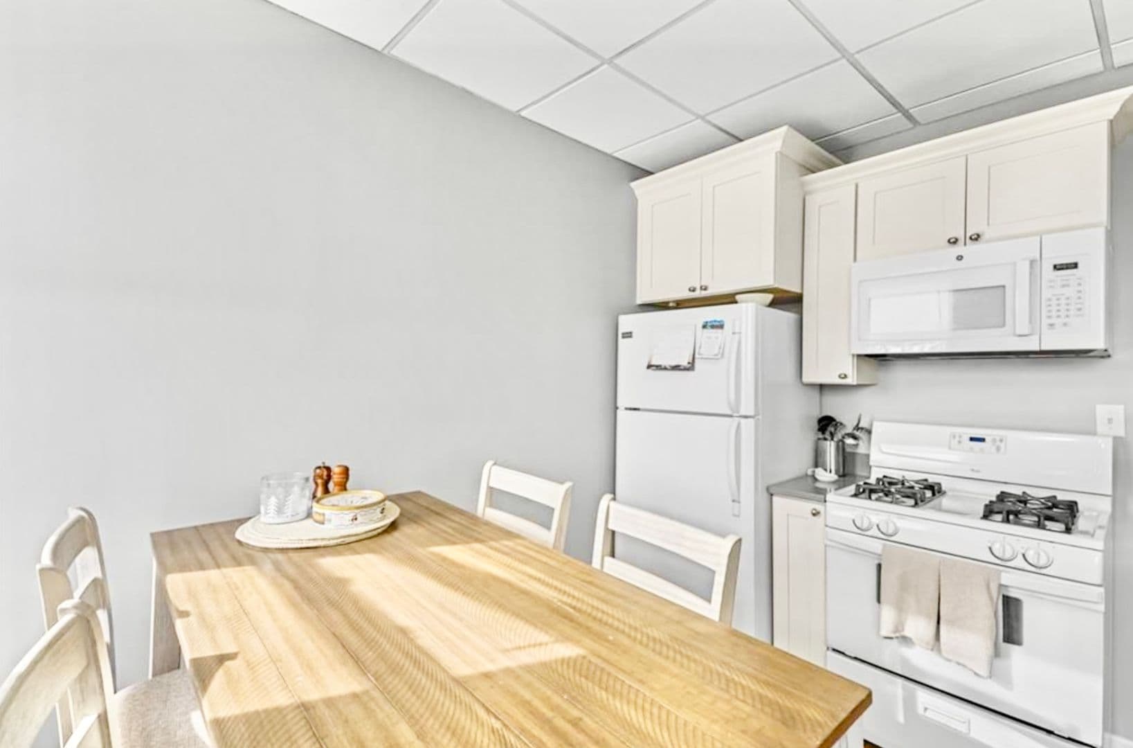 East Greenwich Apartment: 154 Peirce Street