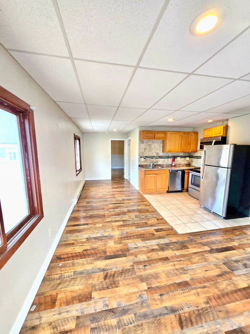 Cranston Apartment: 1340 Cranston Street, 1st Floor Front