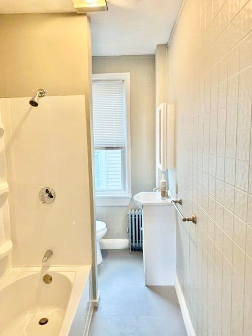 Providence Apartment: 457 Admiral Street