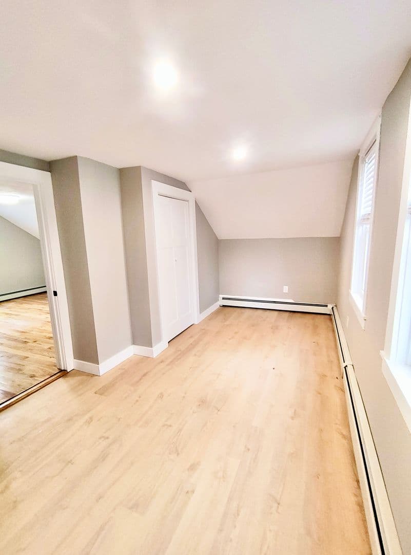 Pawtucket House: 107 Sterry Street