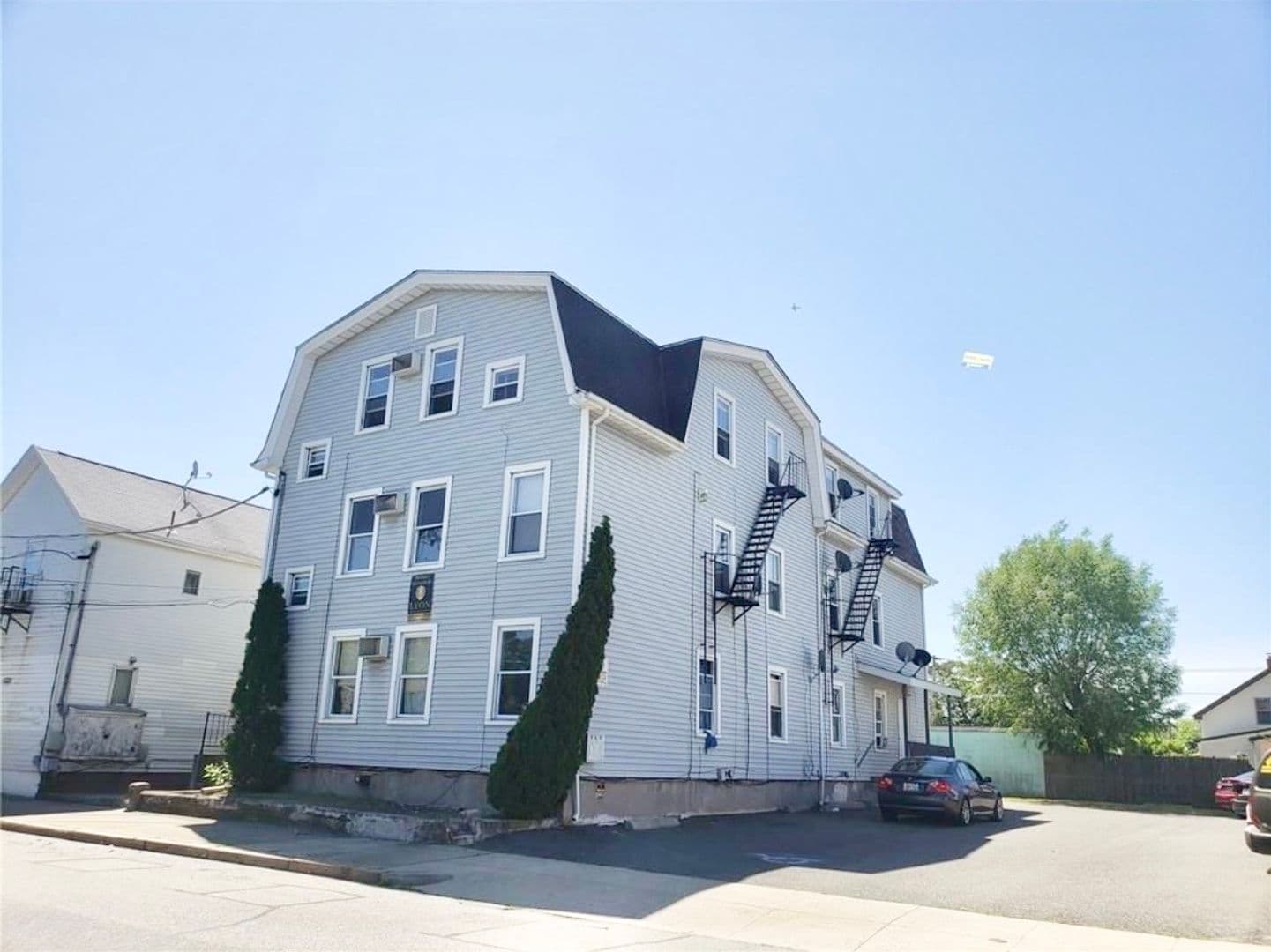 Pawtucket Apartment: 22 Lawn Avenue - Unit #2F