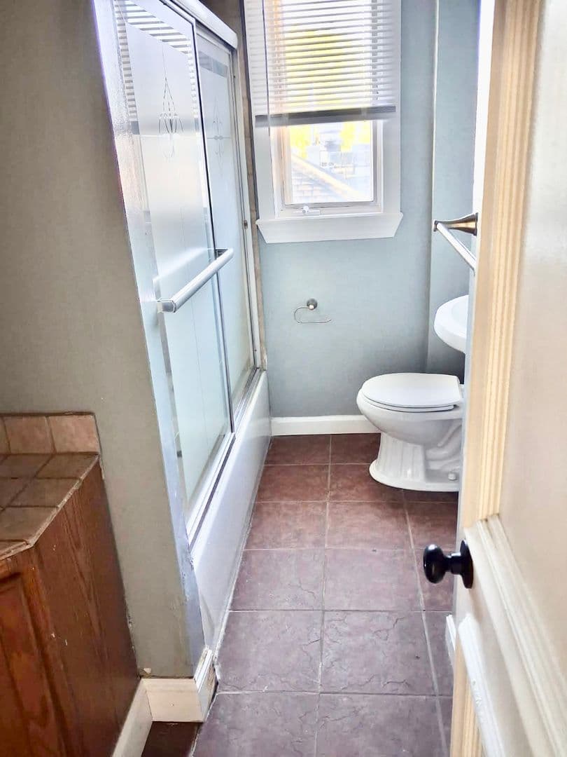 Providence House: 12-14 Enfield Avenue Unit 2