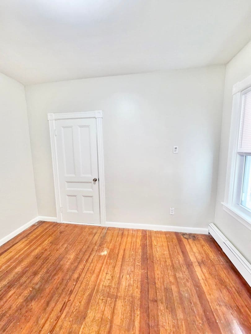 Pawtucket Apartment: 53 Sisson Street