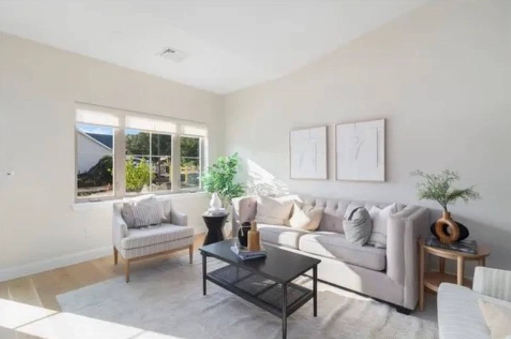 West Warwick Apartment: 32 - 34 West Valley Circle