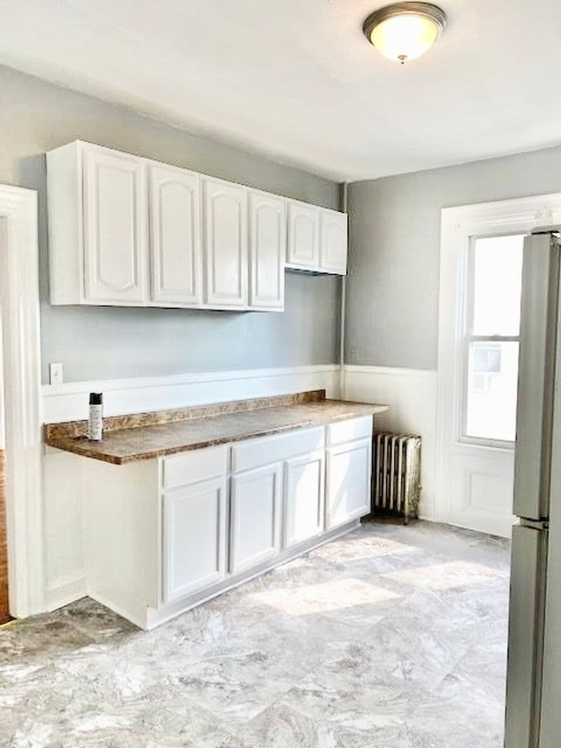 Providence Apartment: 72 Pocasset Avenue