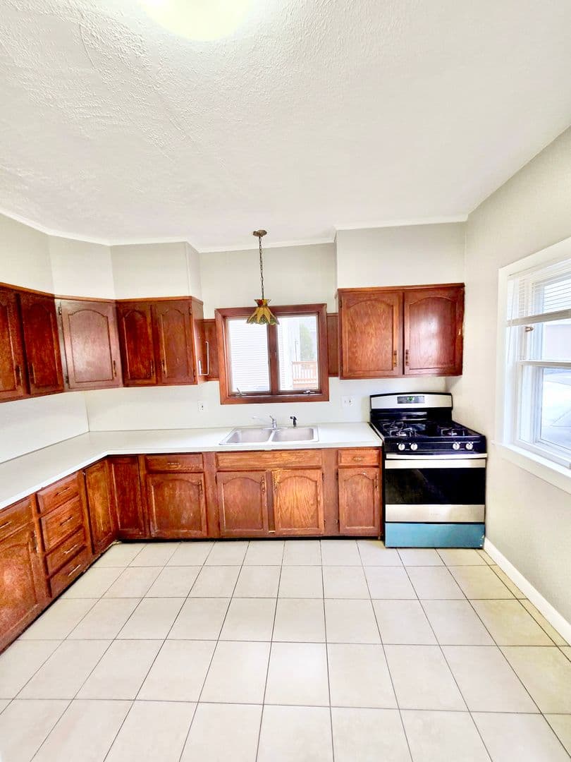 Pawtucket Apartment: 90-92 Boutwell Street