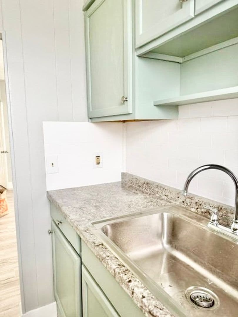 Providence Apartment: 457 Admiral Street