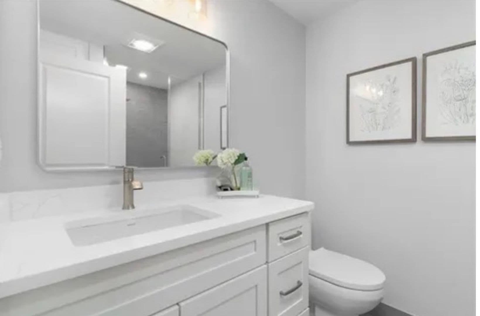 West Warwick Apartment: 32 - 34 West Valley Circle