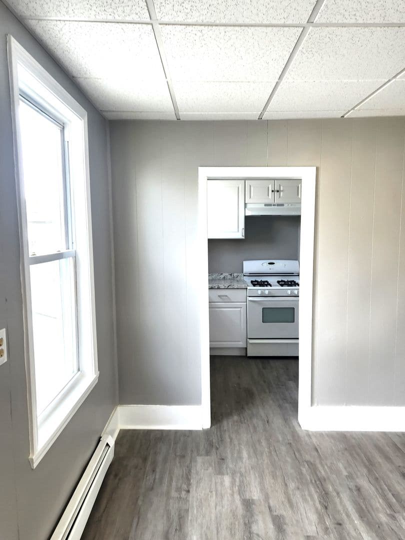 Pawtucket Apartment: 22 Lawn Avenue - Unit #2F